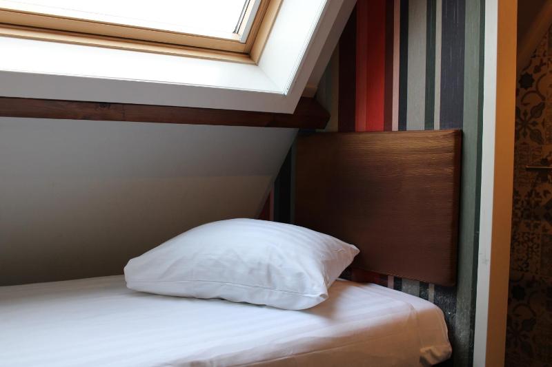 Single Room image 1