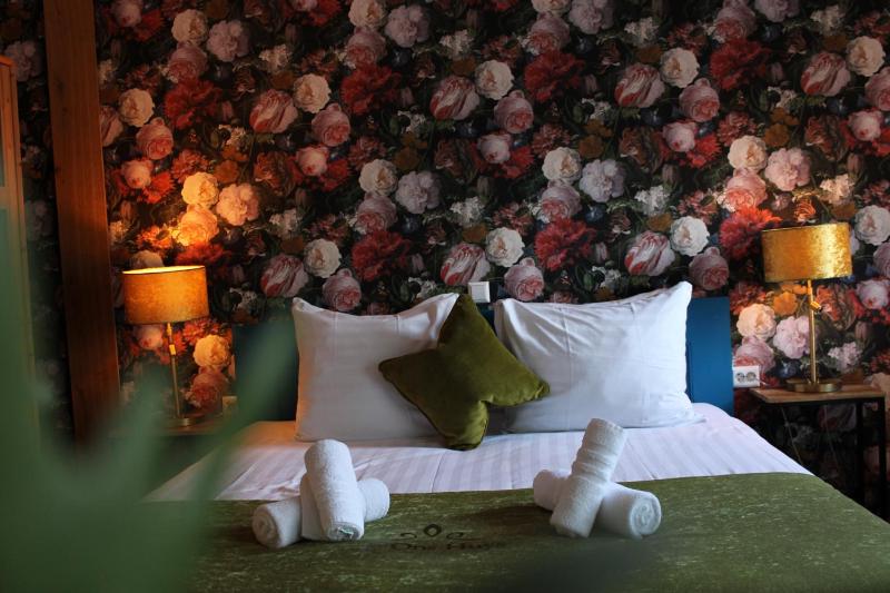 Deluxe Double Room image 3