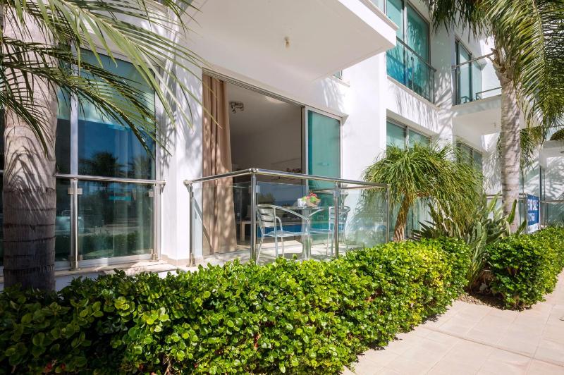 ALICIA - Coralli Beachfront Apartment - image 15