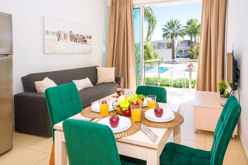 ALICIA - Coralli Beachfront Apartment - image 7