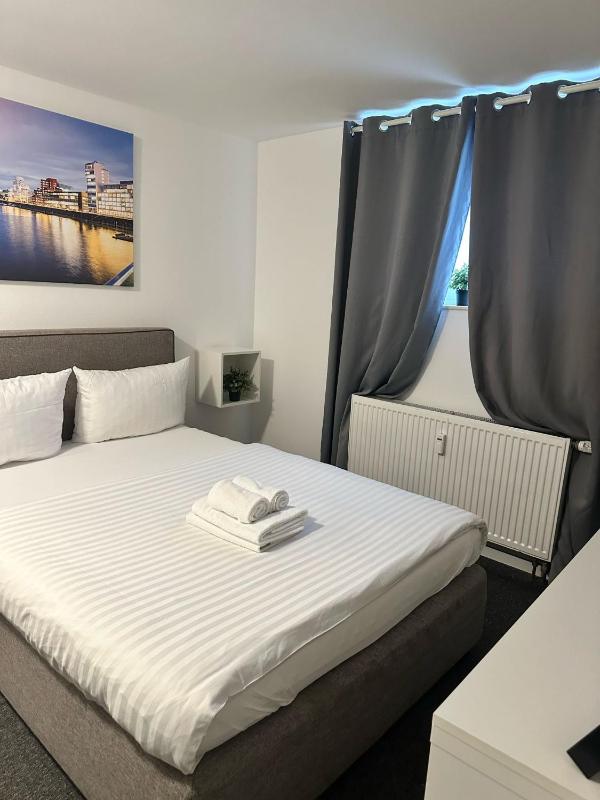 Budget Double Room image 1