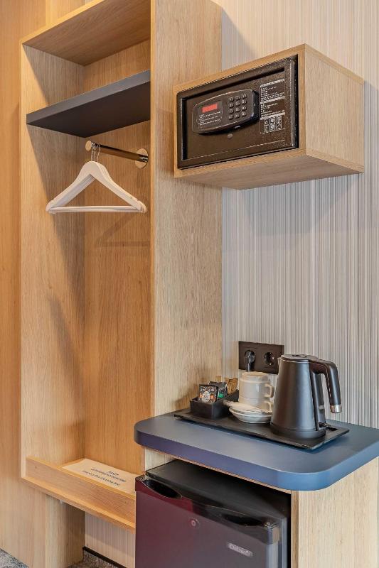 Deluxe Double Room with Shower image 2