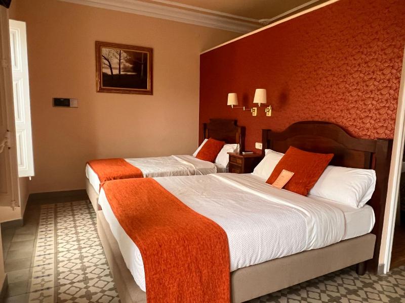 Hotel Noucentista - image 7