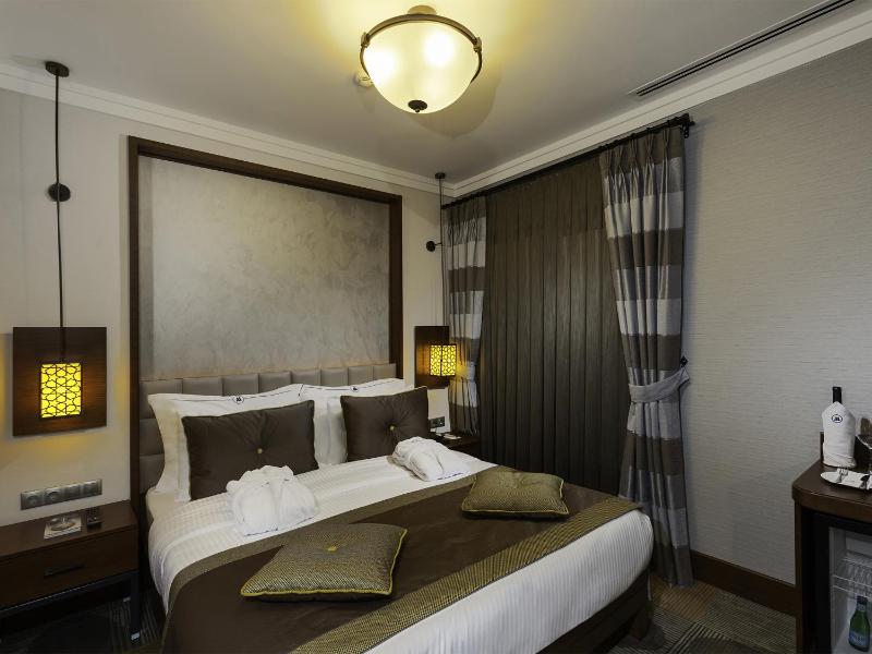 Economy Double Room image 2