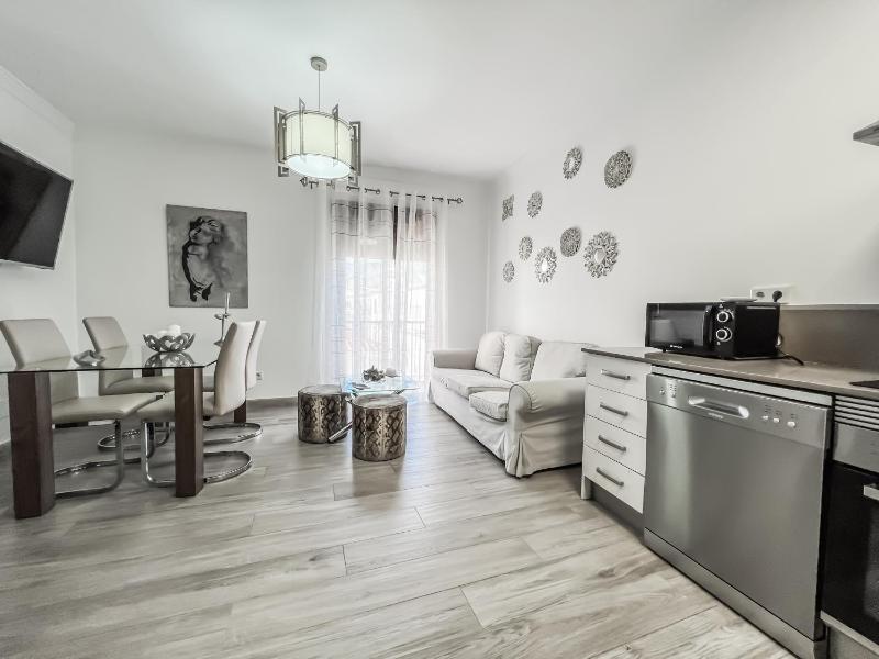 Cd-1382 Two Bedroom Apartment With Terrace - image 10