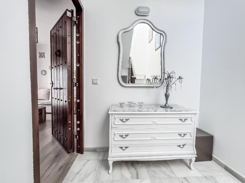 Cd-1382 2 Bedroom Apartment With Terrace - image 14