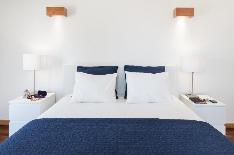 Deluxe Double Room (2 Adults + 1 Child) image 1