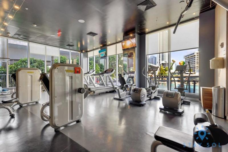 Upper studio w Balcony Pool Gym Near Beach - image 43