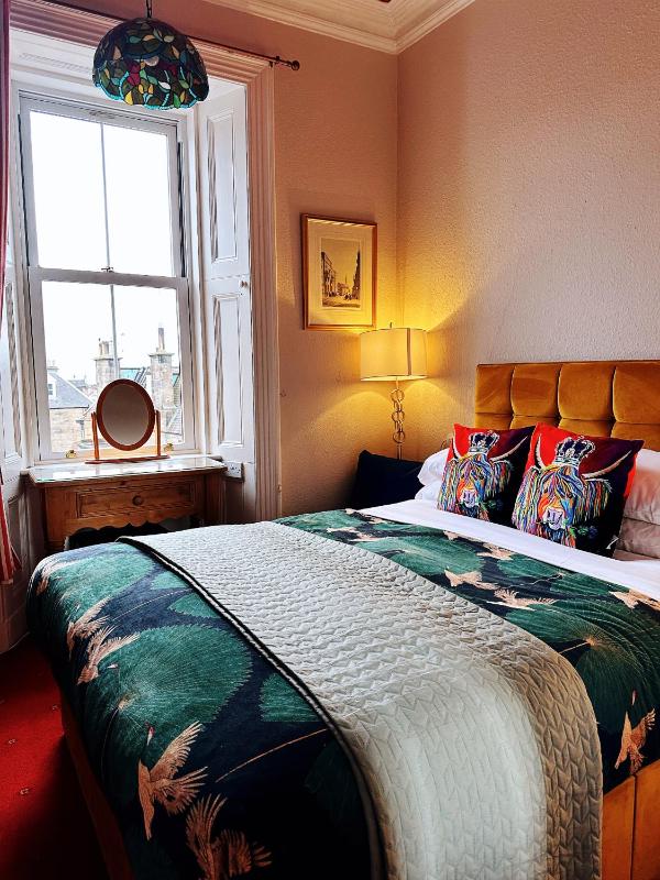 Double Room image 1