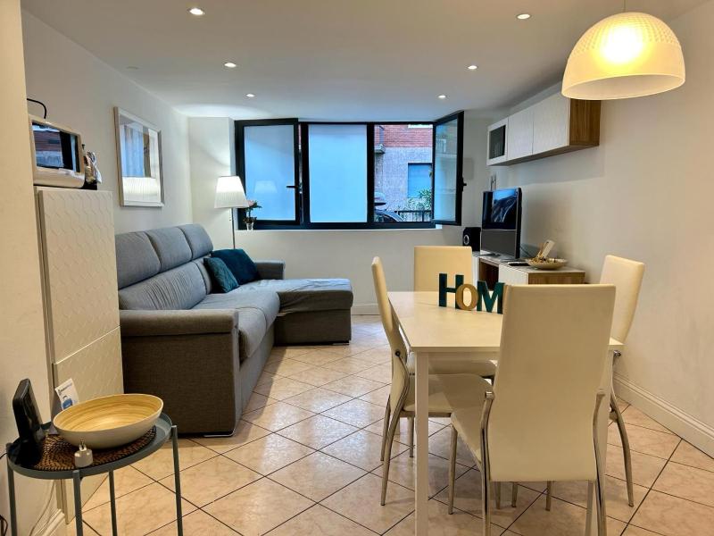 One-Bedroom Apartment image 3