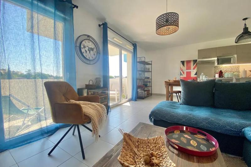 Bright Apartment With Balcony - image 8