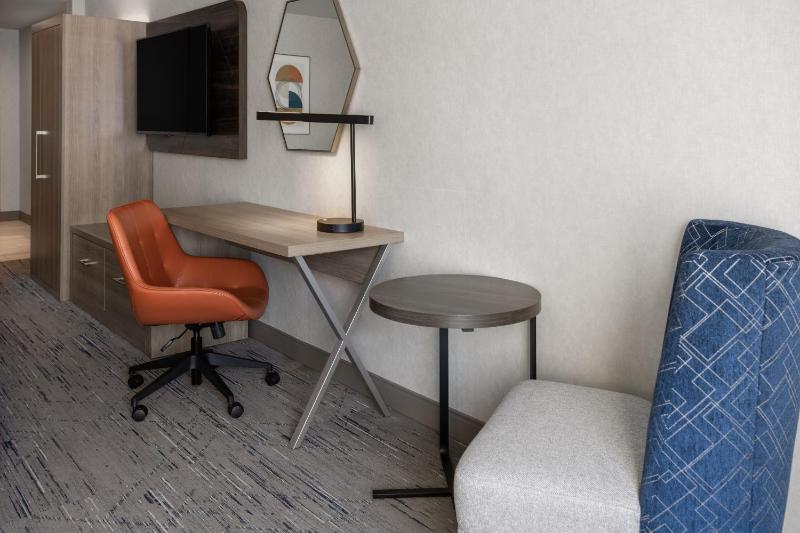 Standard Room image 4