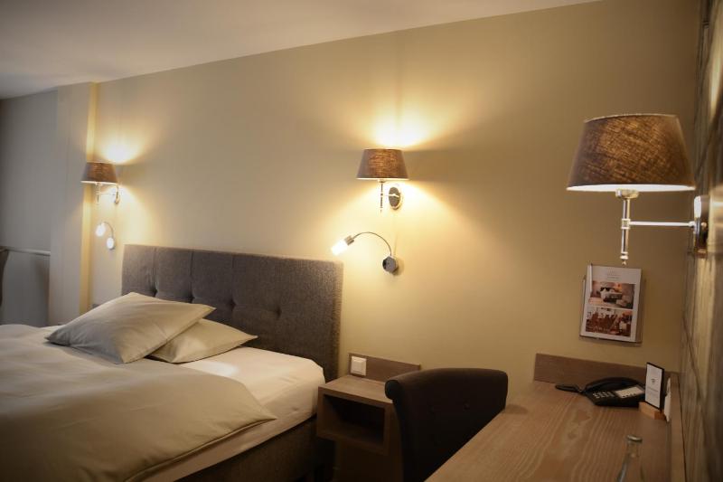 Business Double or Twin Room image 3