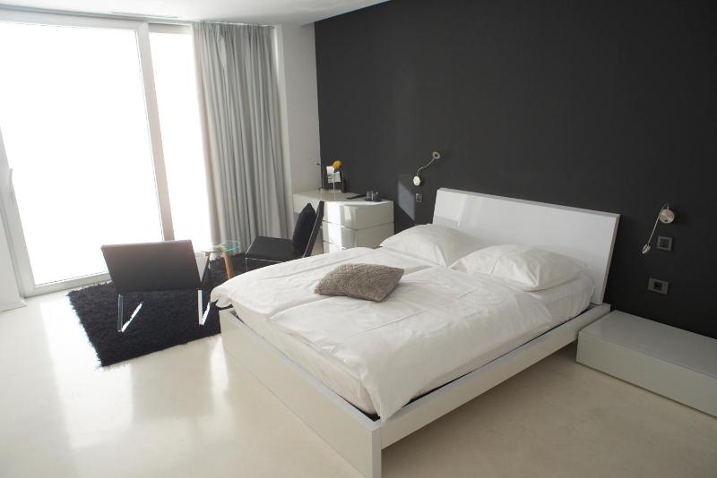 Deluxe Double Room image 2