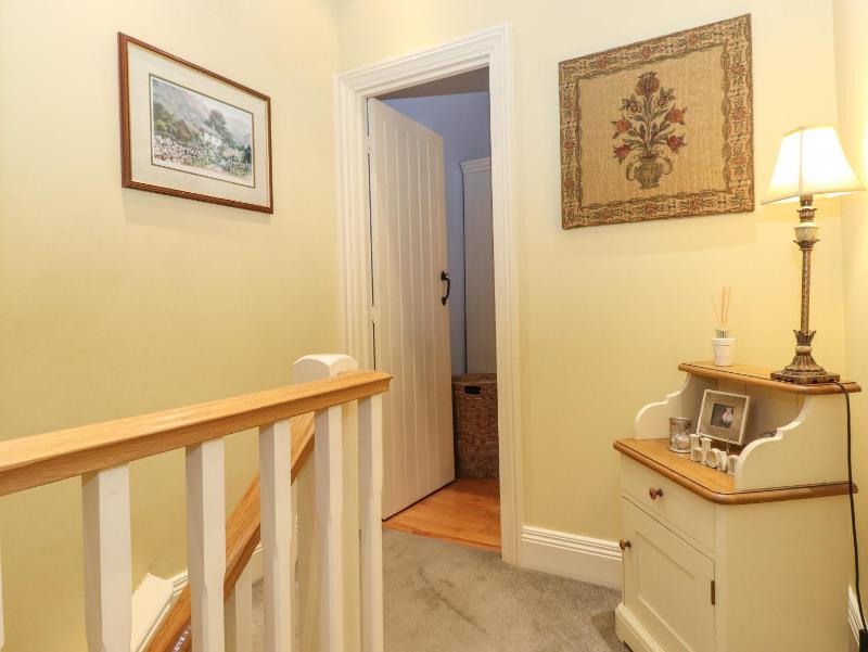 Charlottes Cottage - image 25