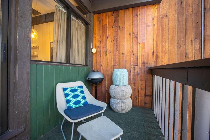Tamarisk MidCentury Modern Walk To Main Street And Slopes - image 14