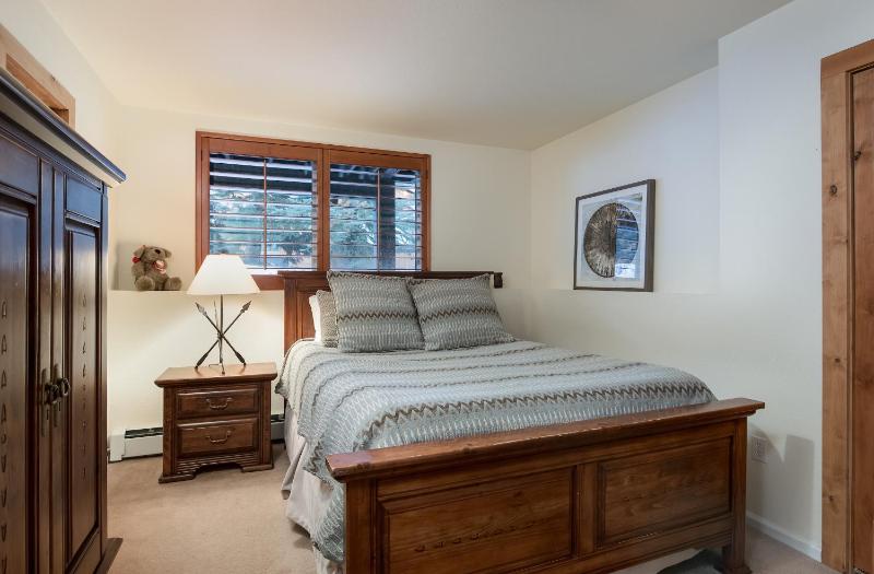 Park Forest Bear’s Den Townhome: Private Hot Tub - image 34
