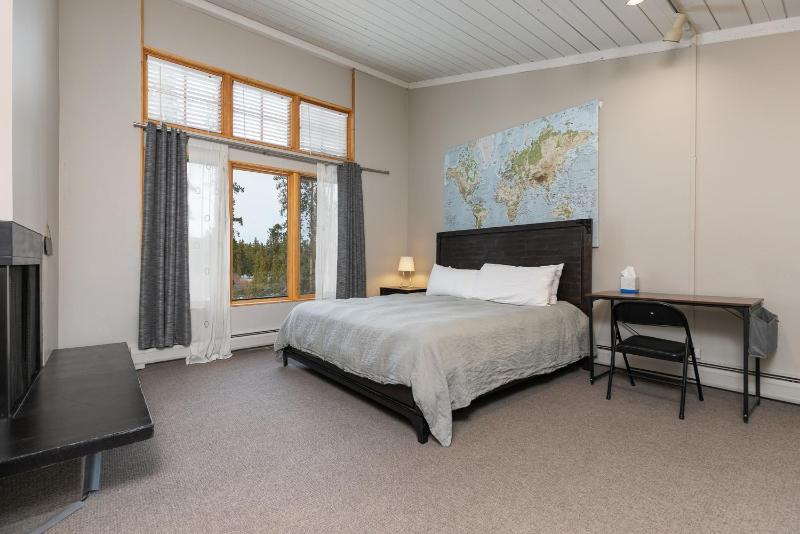 Claimjumper Retreat Townhome: Pool Hot Tub Walk to Town - image 20