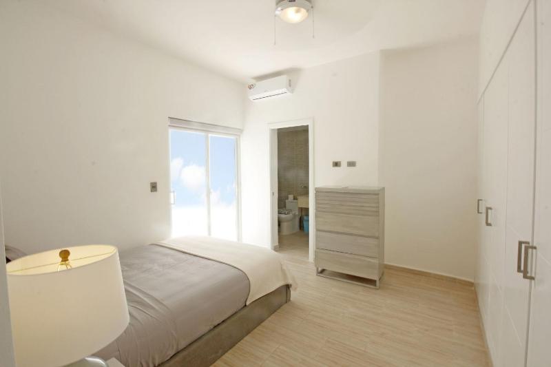 Spacious 3-bedroom PH for 9 people - image 25