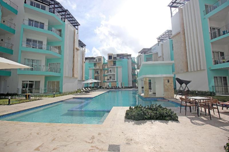 Spacious 3-bedroom PH for 9 people - image 11