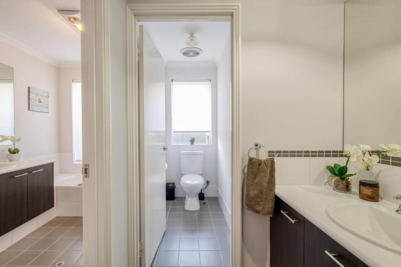 Rivervale Retreat - Spacious Family Living - image 10
