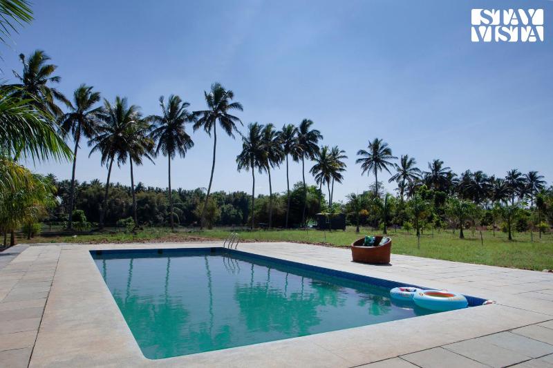 Golden Triangle by VEO StayVista - 5BHK Pet-Friendly Villa with Shared Pool - image 12