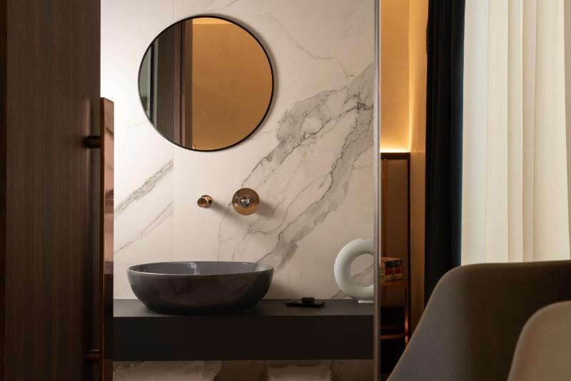 Agra Suites - image 12