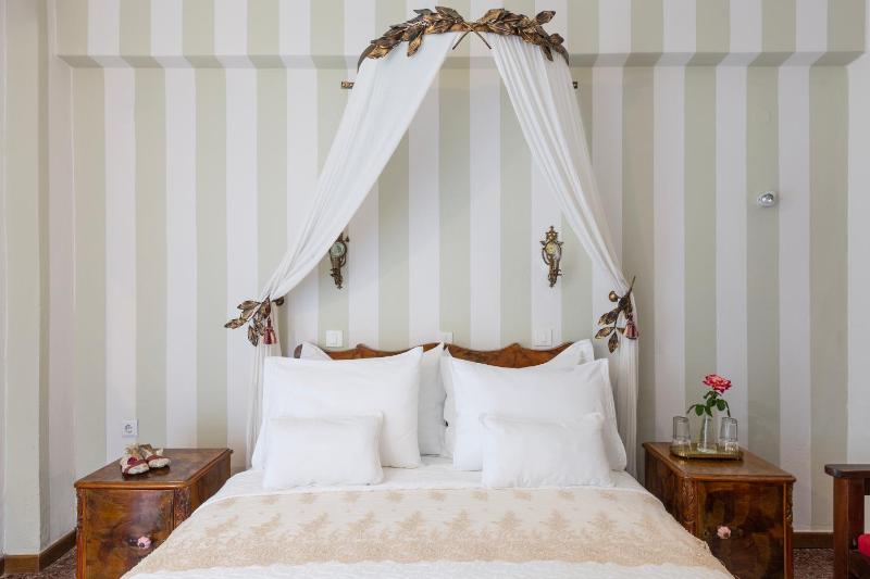Double or Twin Room image 4