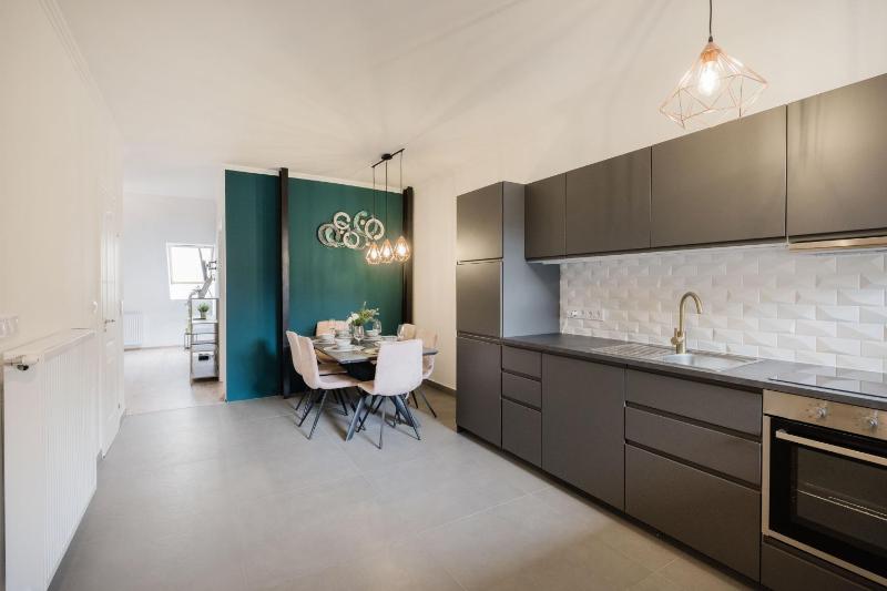 D26 Luxury Suites - image 9