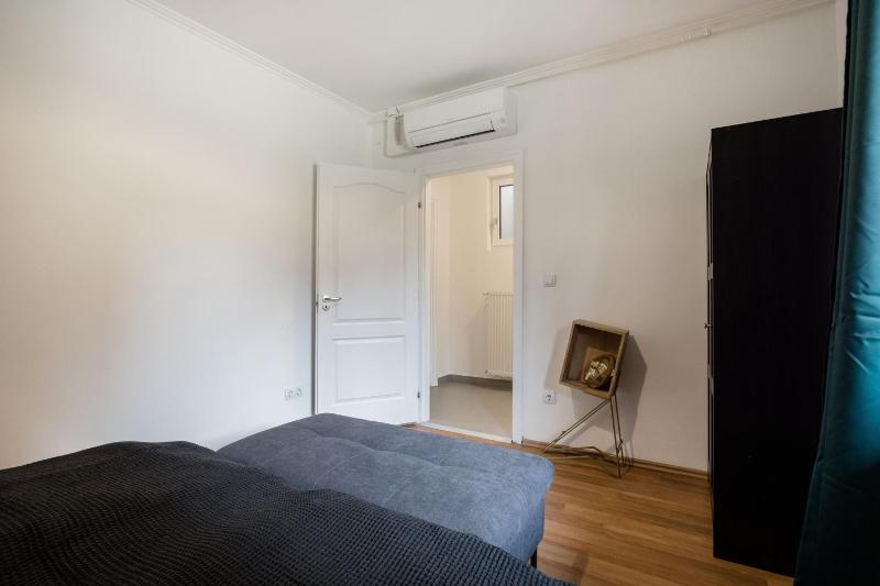 D26 Luxury Suites - image 5