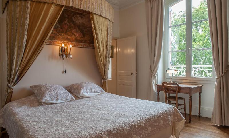 Double Room image 4