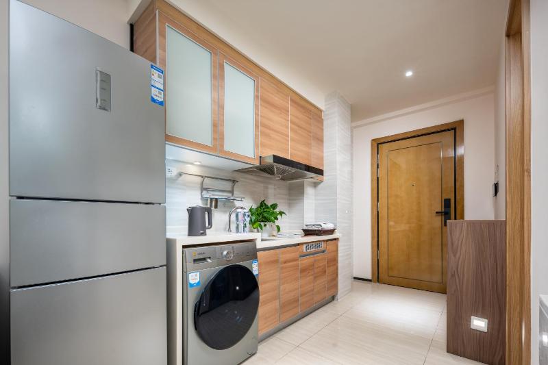 Orange Apartments - image 15