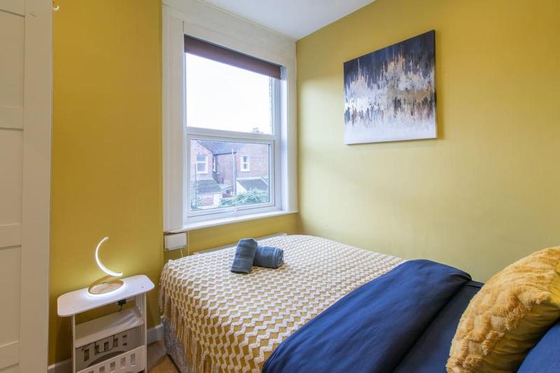 Open Mind Property - Hot Tub 5 Bedroom & Free Parking - image 17