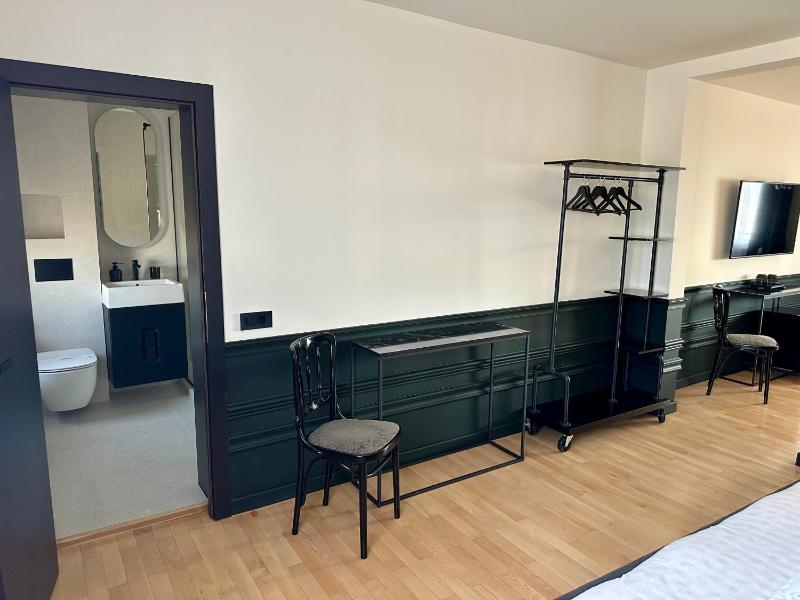 One-Bedroom Suite image 2