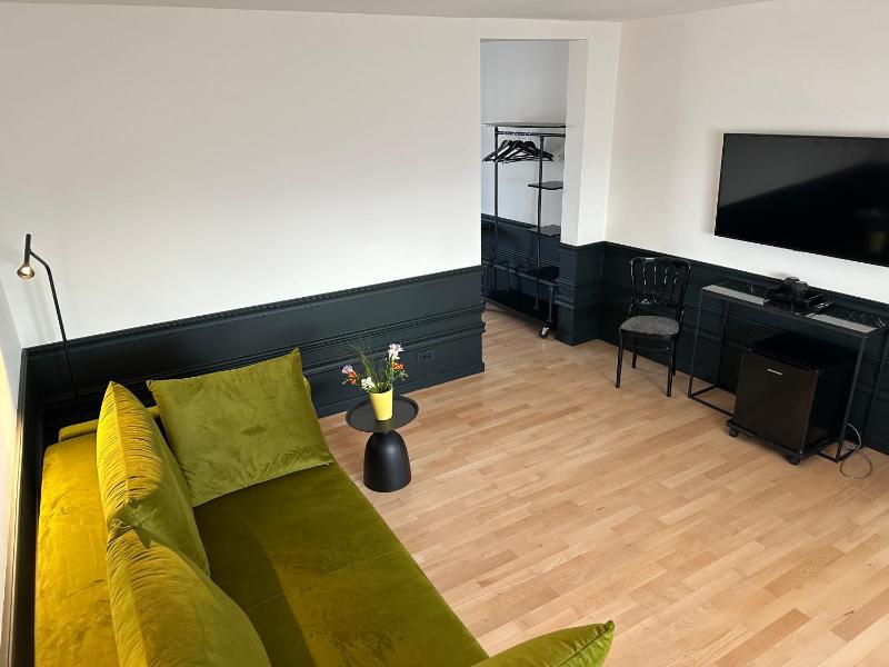 One-Bedroom Suite image 4