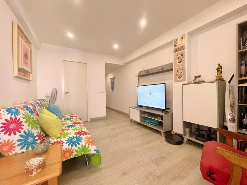 Beautiful Center Apartment - image 8