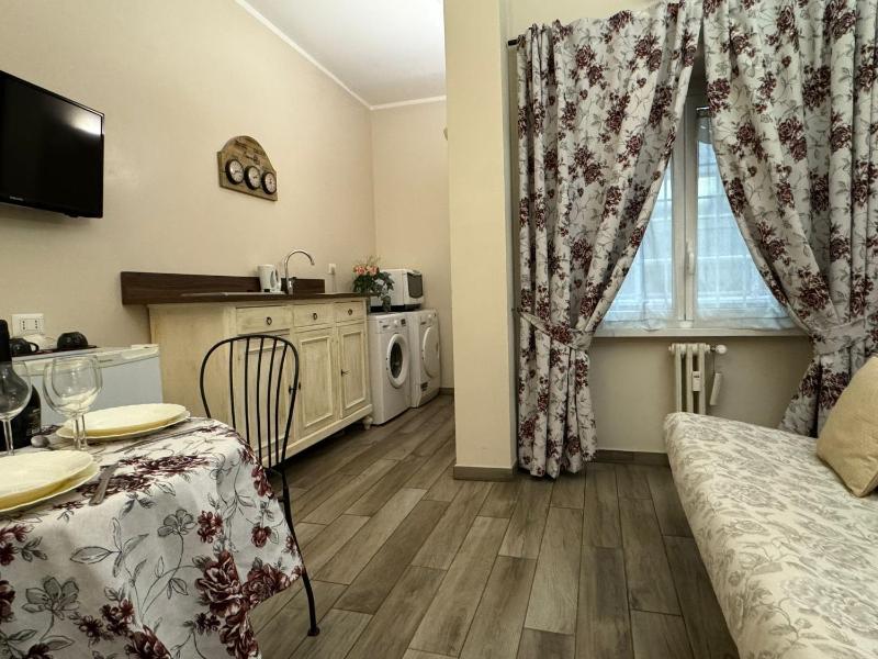 One-Bedroom Apartment image 2