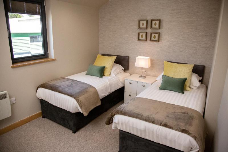 Three Bedroom Apartment image 4