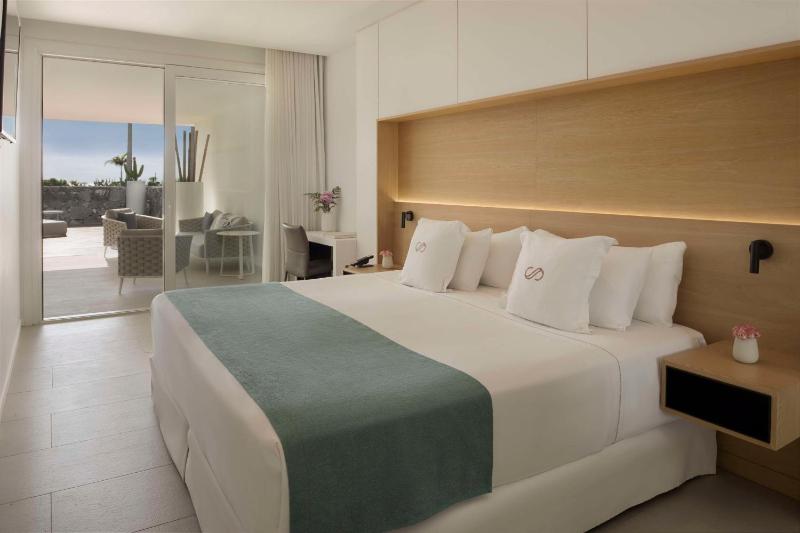 Royal Hideaway Corales Suites - image 10