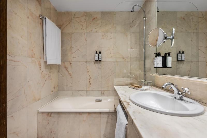 Triple Room with Cathedral View image 1