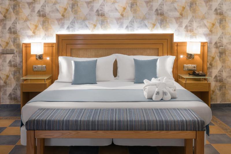 Junior Suite with Sea View image 4