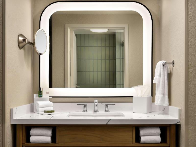 Newly Re-Imagined Caribe Queen Suite image 3
