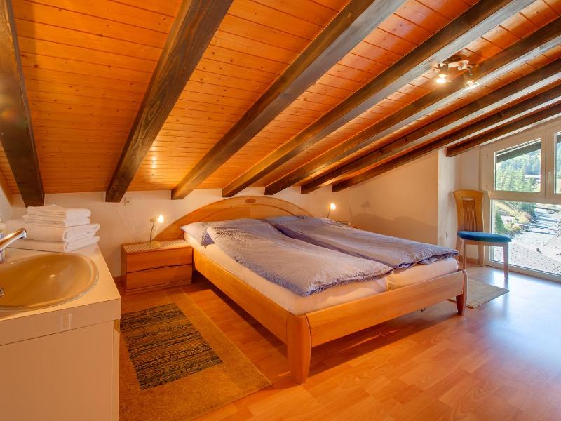Four-Bedroom Apartment image 3
