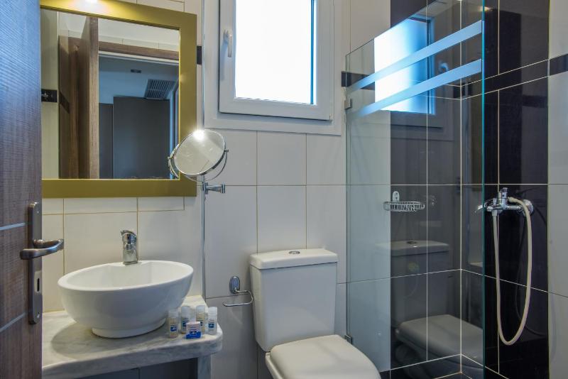 Family Suite with Sea View image 2