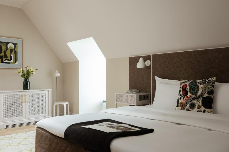 Sky Attic Studio (spa included) image 1