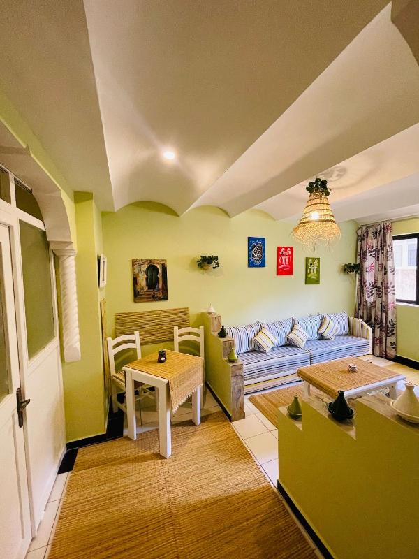 Charming Getaway in Casablanca Maroc Cozy Home with Thoughtful Amenities - image 8