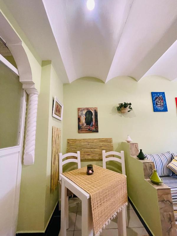 Charming Getaway in Casablanca Maroc Cozy Home with Thoughtful Amenities - image 7
