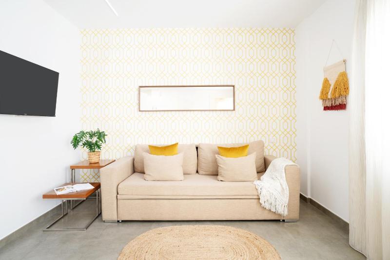 One-Bedroom Apartment image 3