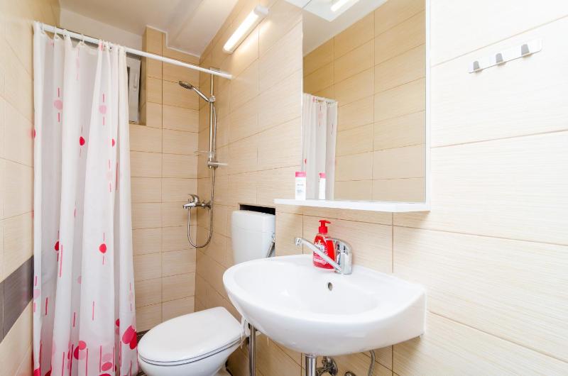 Superior One Bedroom Apartment with Balcony and Sea View image 4