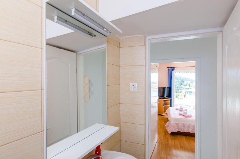 Superior One Bedroom Apartment with Balcony and Sea View image 3